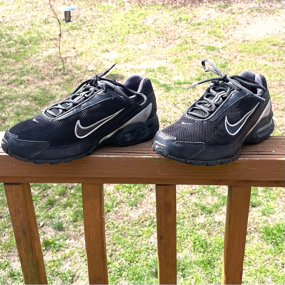 Nike Torch 3 Blk &  Silv Run Shoe Mens sz 8. foot box length 10"+-. Gently used. - Picture 6 of 12
